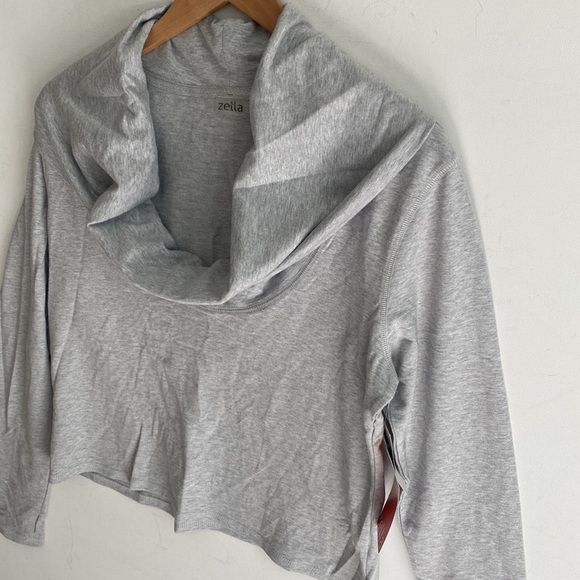 *LIGHT GRAY* Zella Heather Cowl Neck Flattery Hoodie Crop Top Size M, NWT - Picture 3 of 7